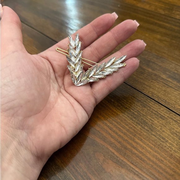 Elegant Rhinestone Hair Clip - Picture 2 of 3